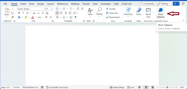 La aplicación Word con el botón Mostrar panel de tareas resaltado.