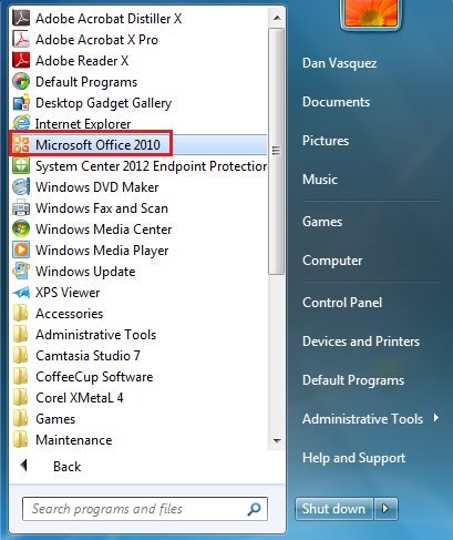 Captura de pantalla para seleccionar Microsoft Office 2010 en el menú Inicio.