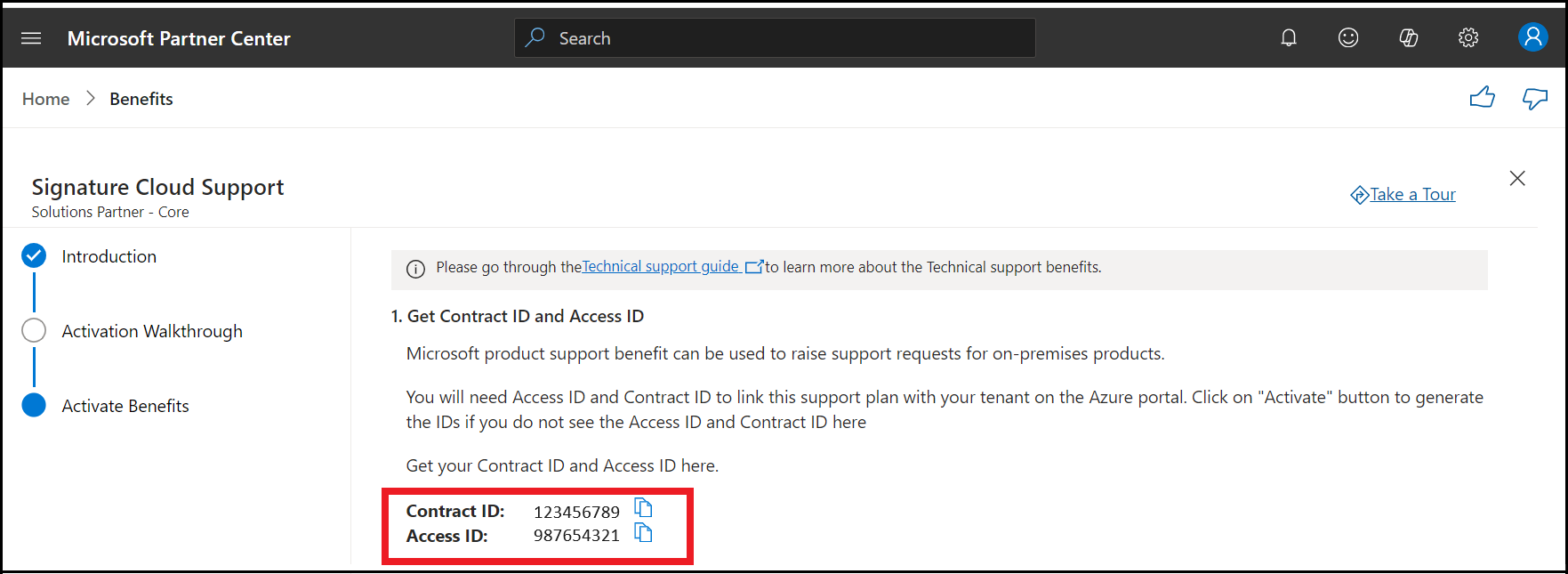 Captura de pantalla del Asistente para soporte técnico de productos de Microsoft, en la sección Activar ventajas. El identificador de contrato y el identificador de acceso están resaltados.