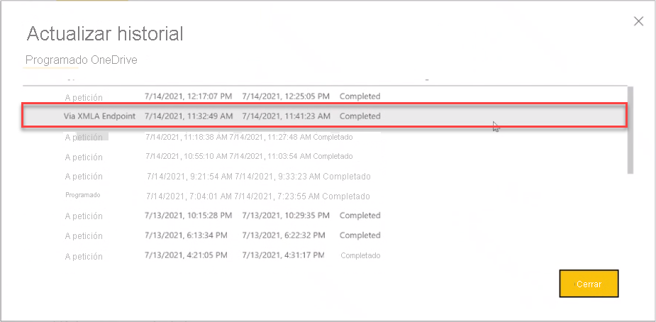Captura de pantalla que muestra la pantalla del historial de actualización. El elemento, a través del punto de conexión XMLA, está resaltado.