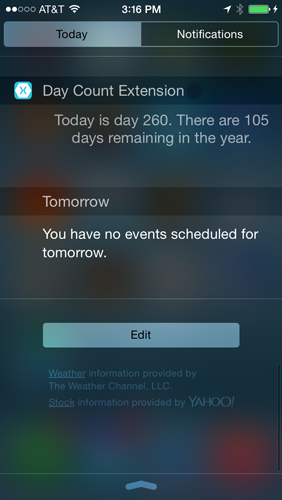 Un widget de Hoy de ejemplo que calcula el día y el número de días restantes en el año