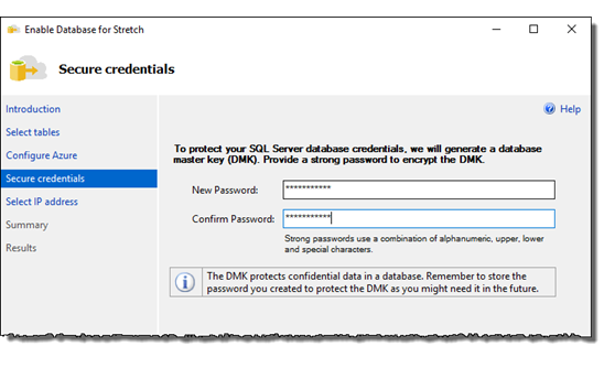 Captura de pantalla que muestra la página Secure credentials (Proteger las credenciales) del asistente para Stretch Database con los cuadros de texto Nueva contraseña y Confirmar contraseña rellenados.