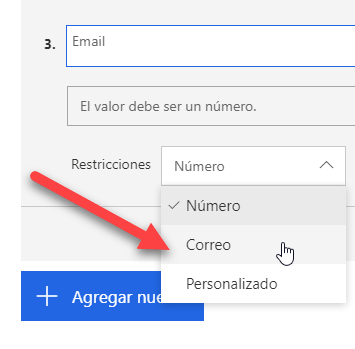 El menú desplegable Restricciones muestra las opciones de Número, Correo electrónico y Personalizado y una flecha señala a la restricción de correo electrónico.