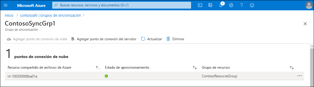Captura de pantalla de la página ContosoSyncGrp1 en Azure Portal. Un punto de conexión en la nube enumera el nombre del recurso compartido de archivos de Azure y el grupo de recursos.