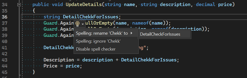 El editor de Visual Studio muestra que un identificador DetailChekkForIssues tiene una palabra mal escrita y proporciona redacciones alternativas para 