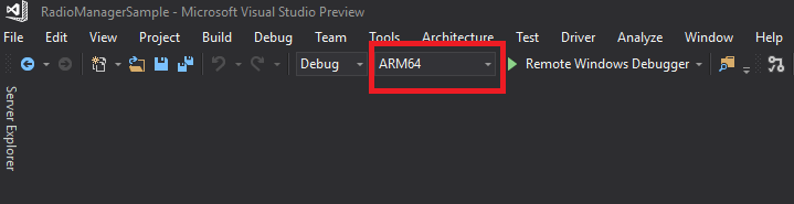 Selección del destino de compilación arm64 en la lista desplegable de nivel de barra de herramientas.