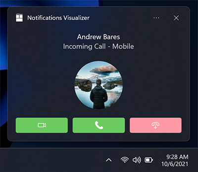 Captura de pantalla de una notificación con tres botones. Los dos botones izquierdos son verdes con iconos para iniciar una llamada de vídeo o iniciar una llamada de audio. El tercer botón es rojo y tiene un icono para rechazar la llamada.