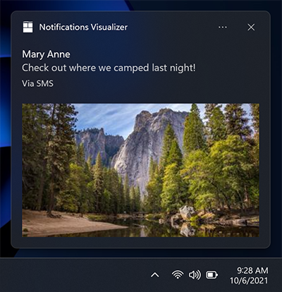 Captura de pantalla de una notificación de aplicación que muestra el texto de atribución 