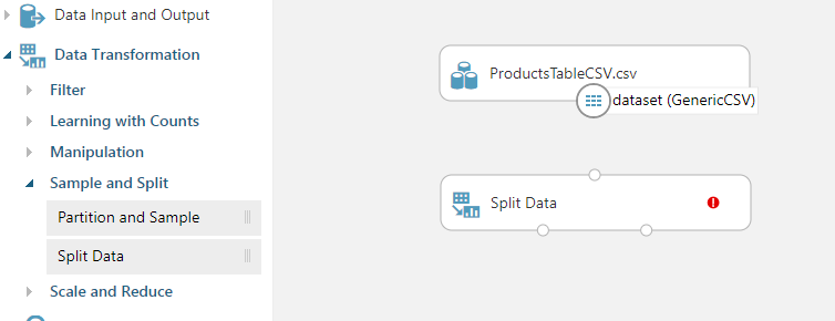 Captura de pantalla de la ventana Experimento, que muestra los elementos Partición y Ejemplo y Dividir datos en el menú con Dividir datos aplicados al lienzo.