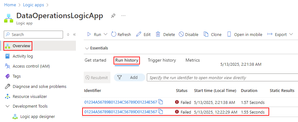 Recorte de pantalla que muestra el portal de Azure con ejecuciones del flujo de trabajo de la aplicación lógica de consumo y una ejecución fallida seleccionada.