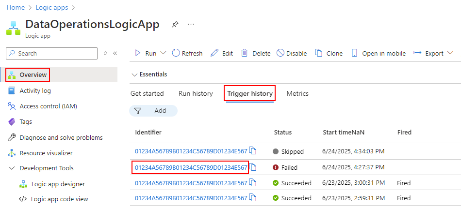 Recorte de pantalla que muestra Azure Portal con el historial de desencadenadores de flujo de trabajo de aplicación lógica de consumo.