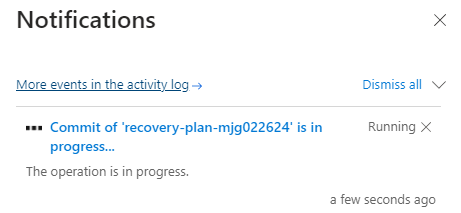 Captura de pantalla del panel Notificaciones de Azure Portal que muestra la confirmación de la conmutación por error en curso.