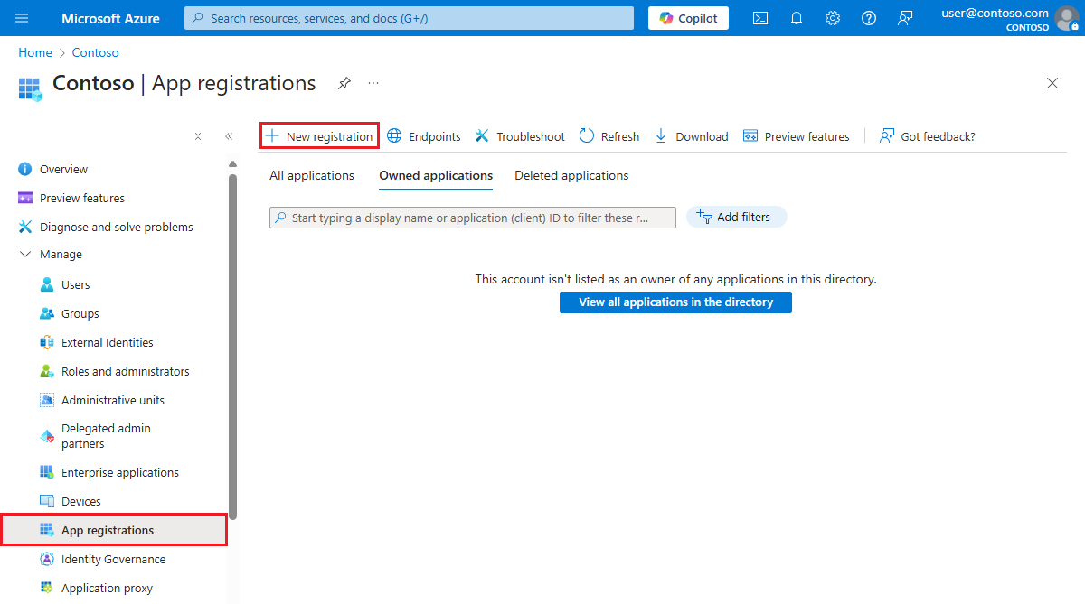 Captura de pantalla de la página del servicio de Microsoft Entra en Azure Portal, en la que se muestran los pasos necesarios para crear un registro en la página