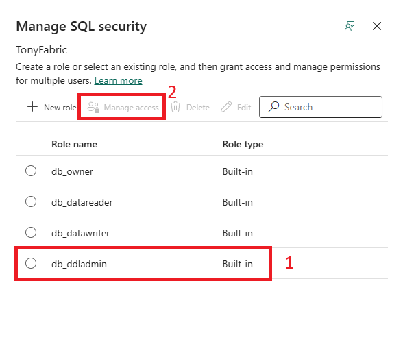 Captura de pantalla del portal de Fabric, seleccionando el rol db_ddladmin y, a continuación, haciendo clic en Administrar acceso.