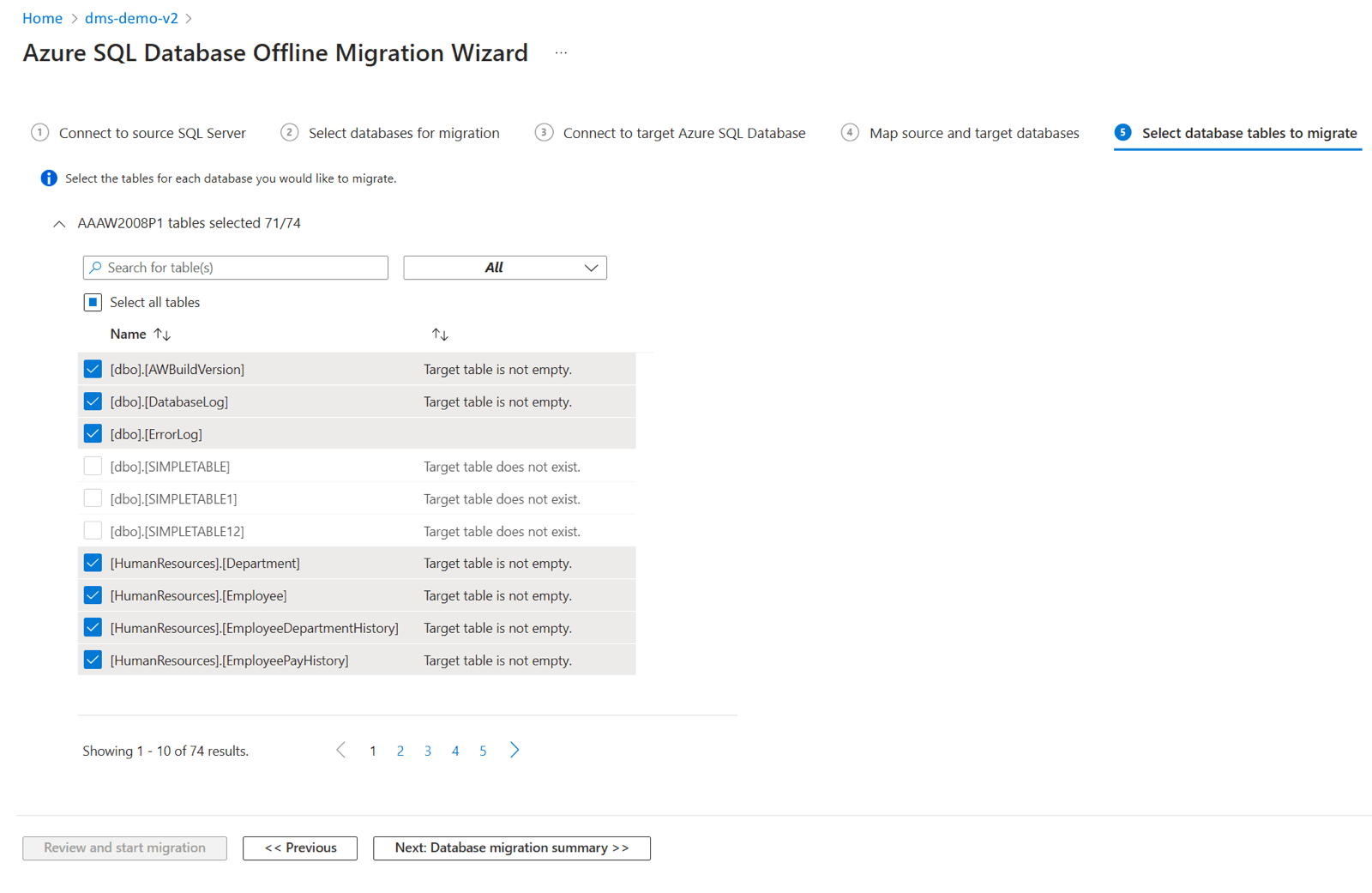 Captura de pantalla que muestra la lista de tablas que seleccionan la base de datos de origen para migrar datos al destino.