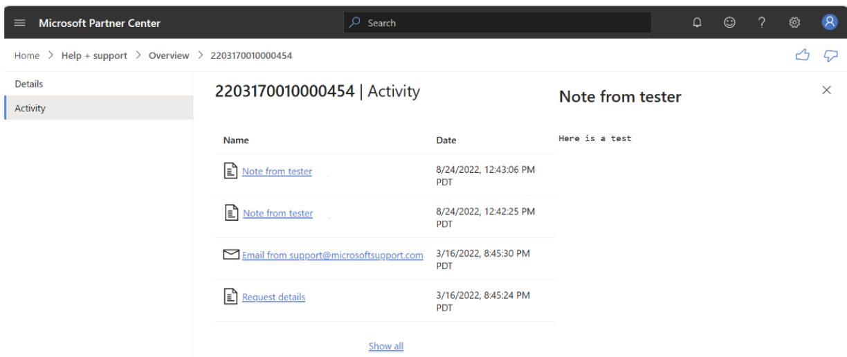 Captura de pantalla que muestra la página Actividad de una solicitud de soporte técnico de ejemplo.