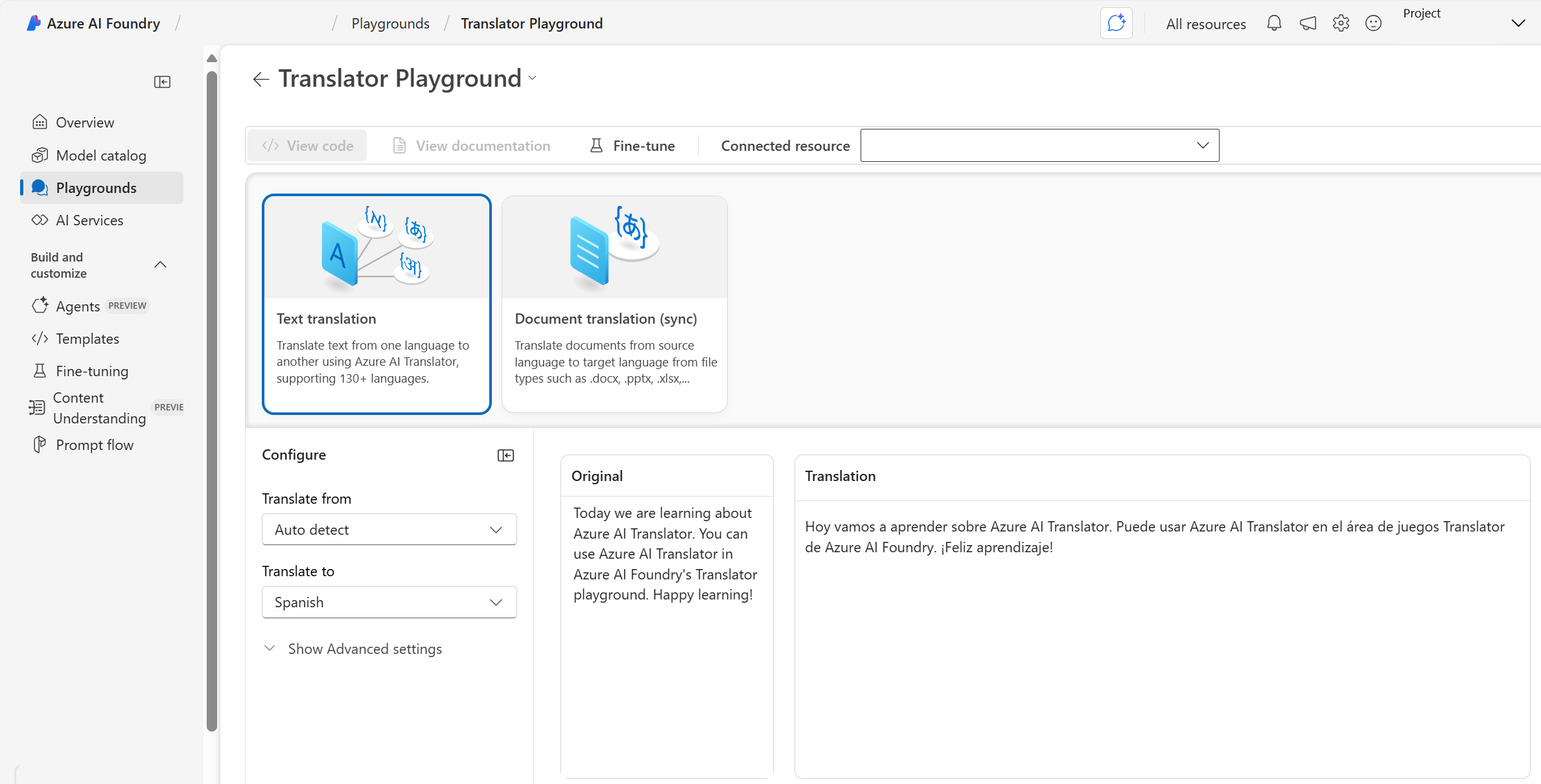 Captura de pantalla del área de juegos de Azure Translator en el portal de Microsoft Foundry con un ejemplo de traducción de texto.