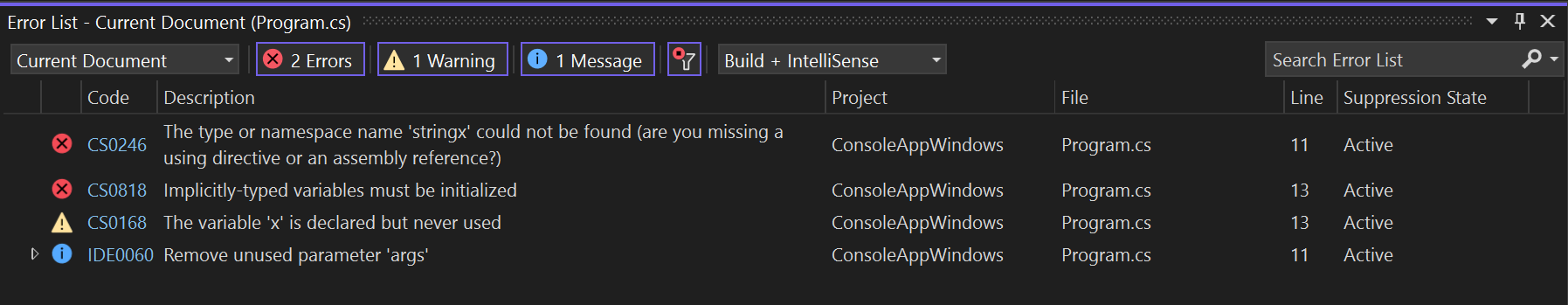 Captura de pantalla que muestra las infracciones de analizador en la ventana Lista de errores.