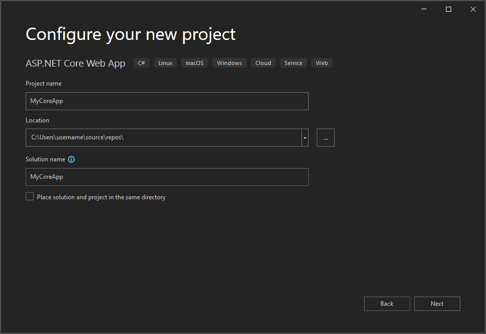 Captura de pantalla que muestra la ventana Configurar el nuevo proyecto en Visual Studio con MyCoreApp escrito en el campo Nombre del proyecto.