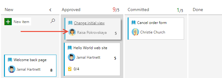 Captura de pantalla que muestra cómo mover una tarjeta entre columnas en Scrum.