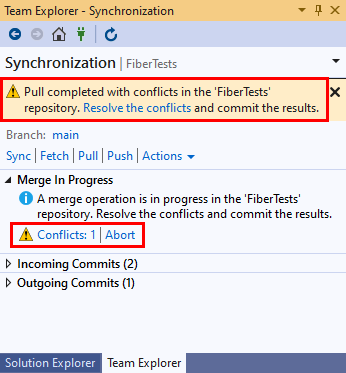 Captura de pantalla del mensaje de conflicto de incorporación de cambios en la vista Sincronización de Team Explorer en Visual Studio 2019.