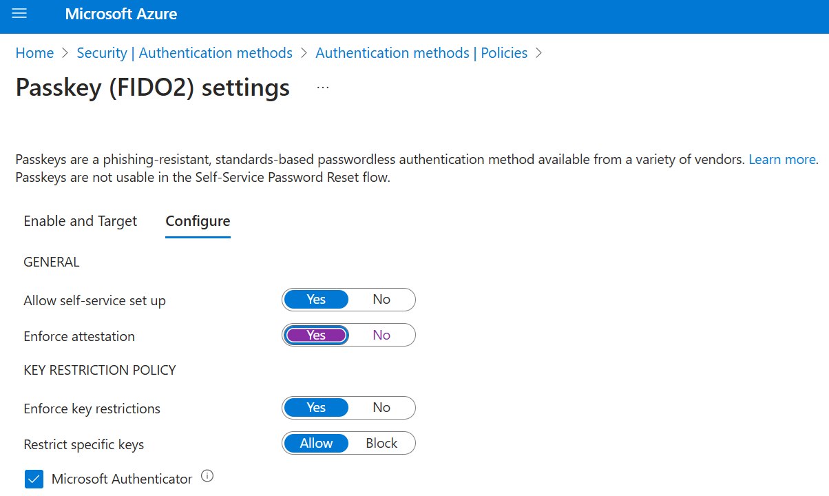 Captura de pantalla que muestra Microsoft Authenticator habilitado para la clave de paso.