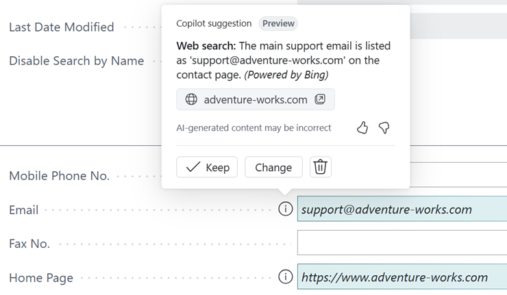 Verkossa ehdotuksia sisältävät kentät, jotka näyttävät tietovihjeen ja linkin lähdesivustoon.