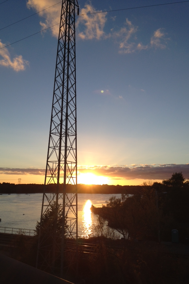 EdgesForExtendedLayout with the bars removed