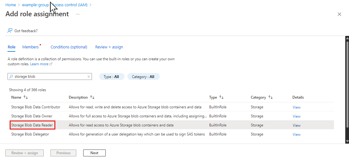 Capture d’écran de la page Ajouter une attribution de rôle avec l’onglet Rôles.