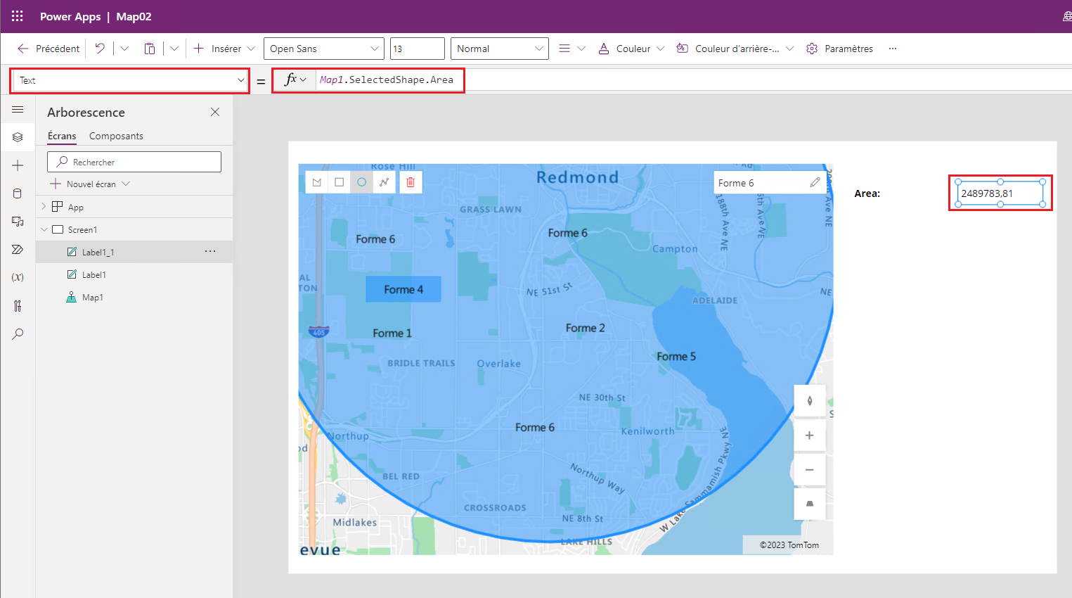 Une capture d’écran d’une forme sélectionnée sur une carte, à côté de deux Étiquettes de texte indiquant la zone et le périmètre de la forme.