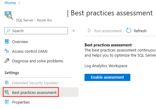Capture d’écran montrant le bouton pour activer l’évaluation des meilleures pratiques pour une ressource SQL&nbsp;Server avec Azure Arc.