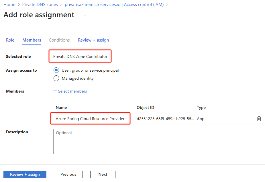 Capture d'écran du portail Azure montrant la page Contrôle d'accès (IAM), avec le volet Ajouter une attribution de rôle ouvert et les résultats de la recherche affichant le fournisseur de ressources Azure Spring Apps.