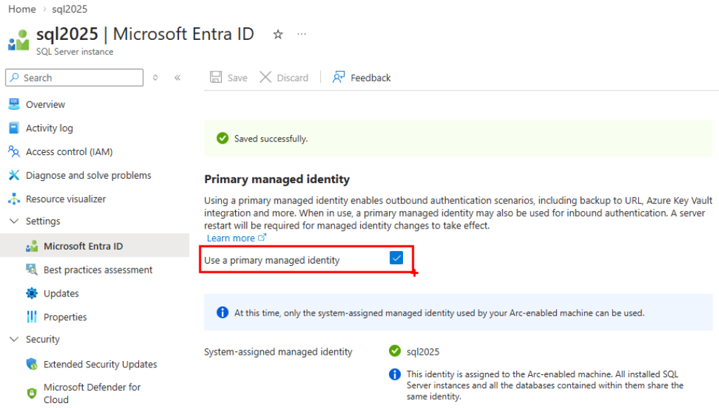 Capture d’écran de l’option Utiliser une identité managée principale dans l’instance SQL Server.