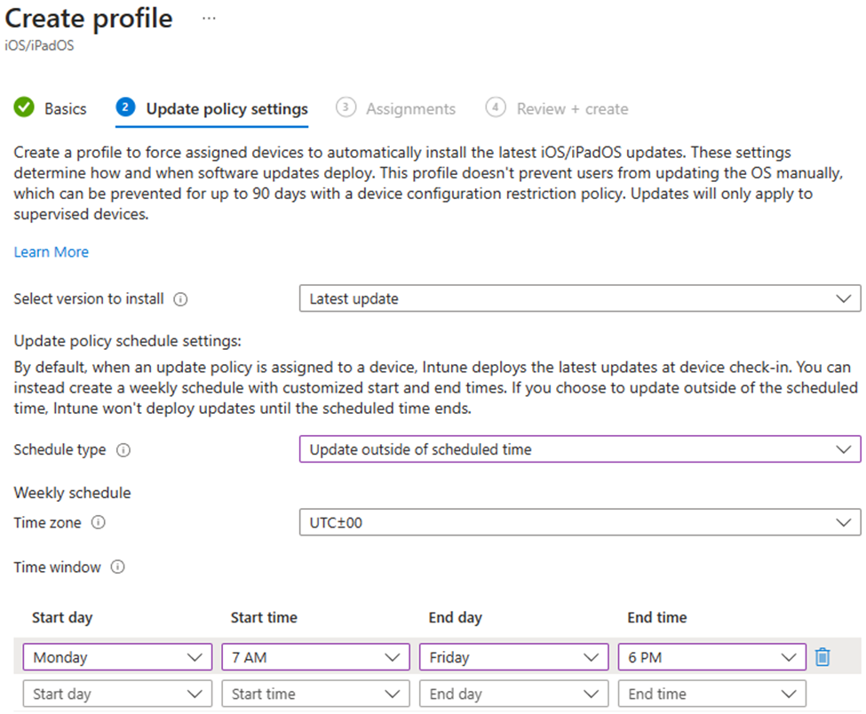 Capture d’écran montrant l’installation de la dernière version et des paramètres de mise à jour logicielle en dehors de l’heure planifiée pour les appareils iOS/iPadOS dans le Centre d’administration Microsoft Intune.