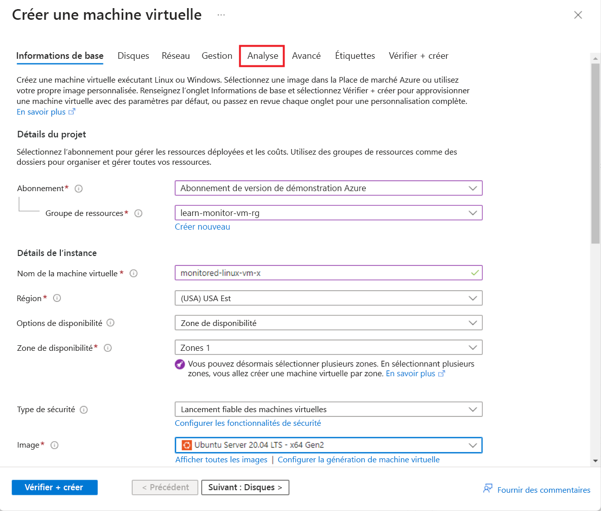 Capture d’écran montrant l’onglet De base de la page Créer une machine virtuelle.