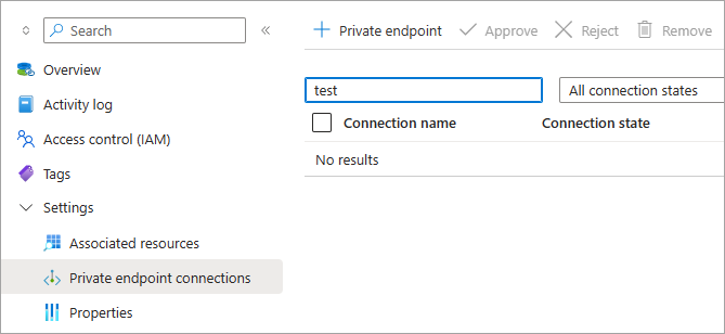 Capture d’écran du volet de vue d’ensemble de la ressource d’accès au disque. Les connexions de point de terminaison privé sont mises en évidence.