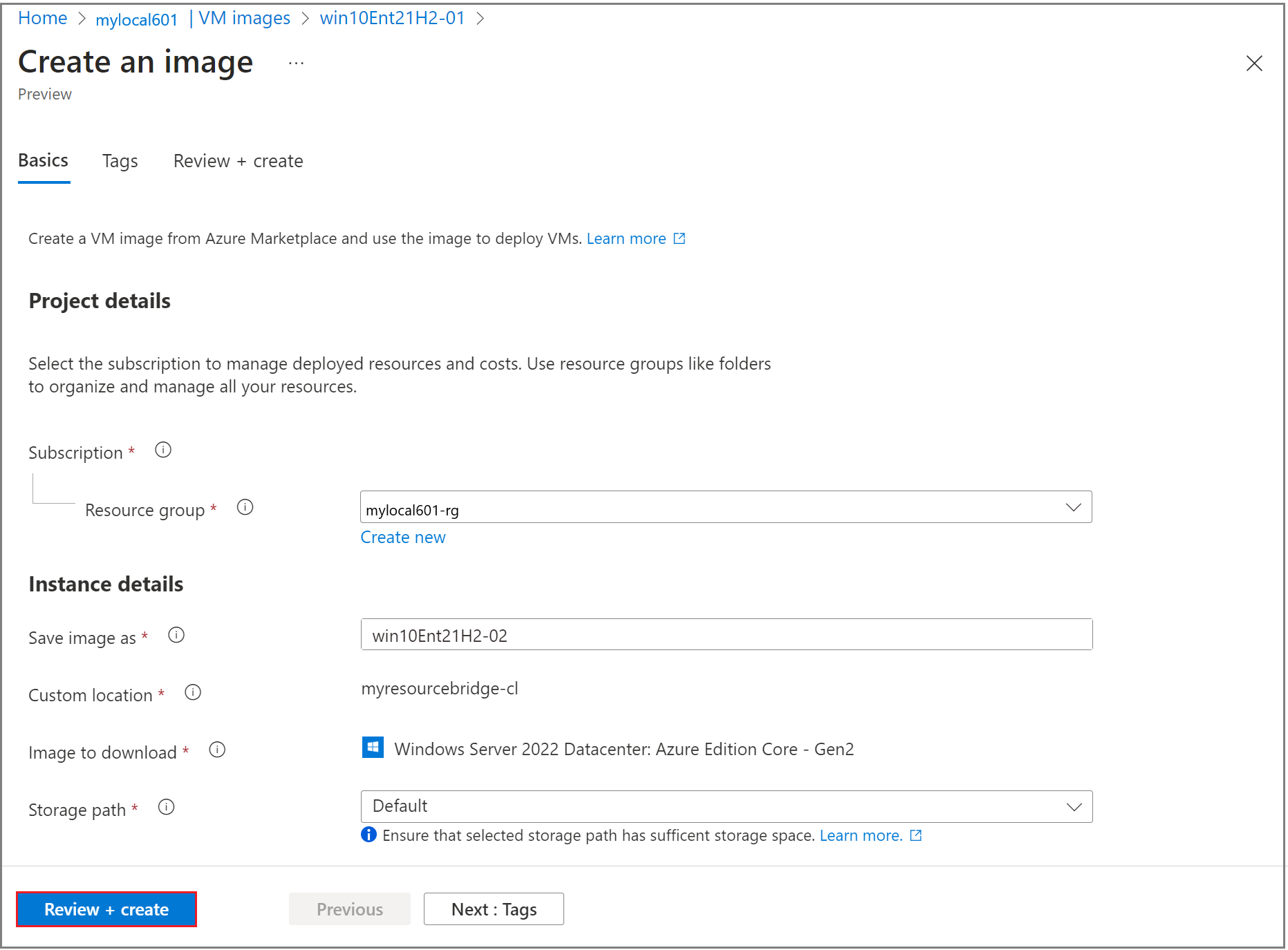 Capture d’écran montrant la boîte de dialogue Vérifier et créer pour une nouvelle image de machine virtuelle.