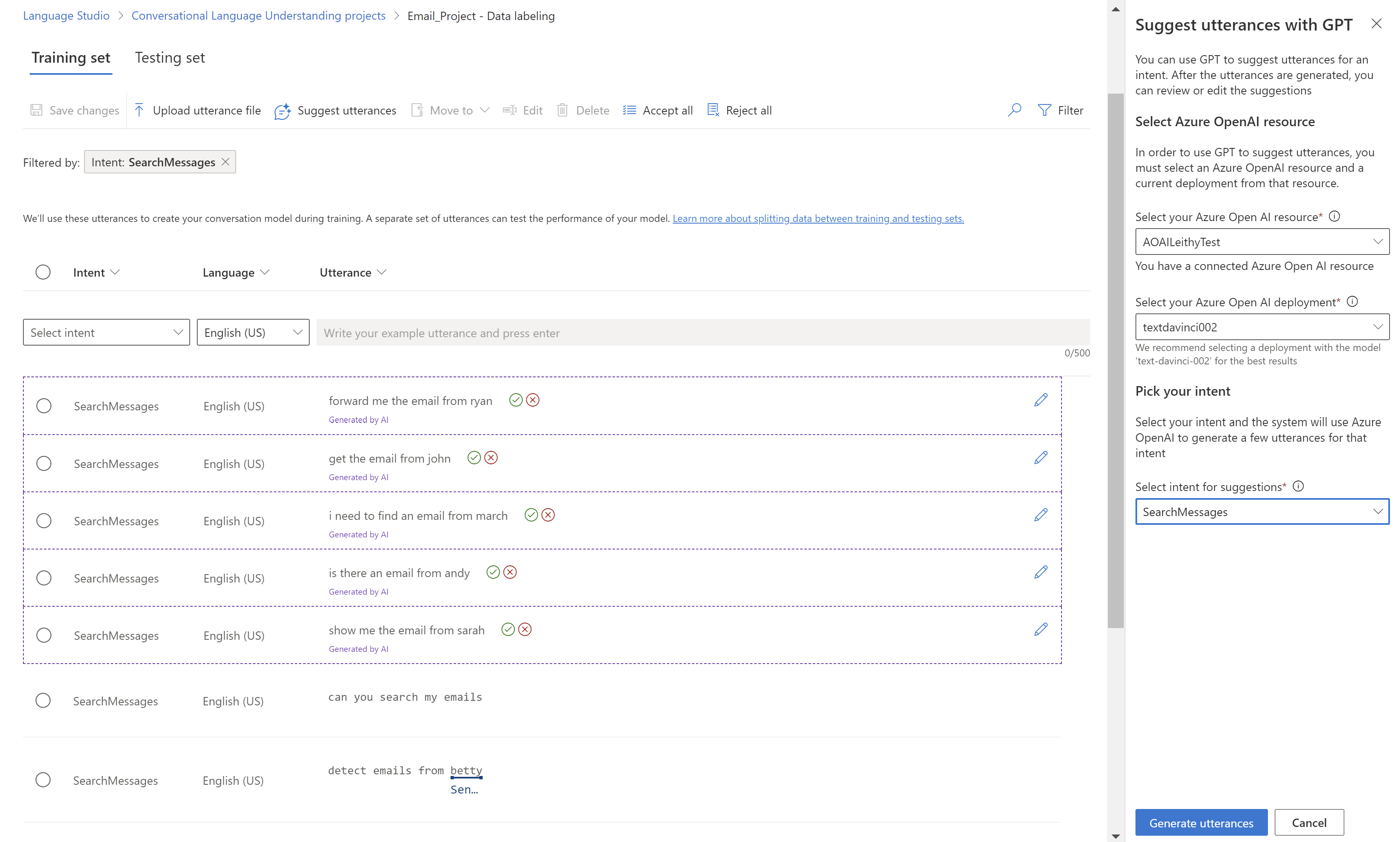 Capture d’écran montrant des suggestions d’énoncés dans Language Studio.