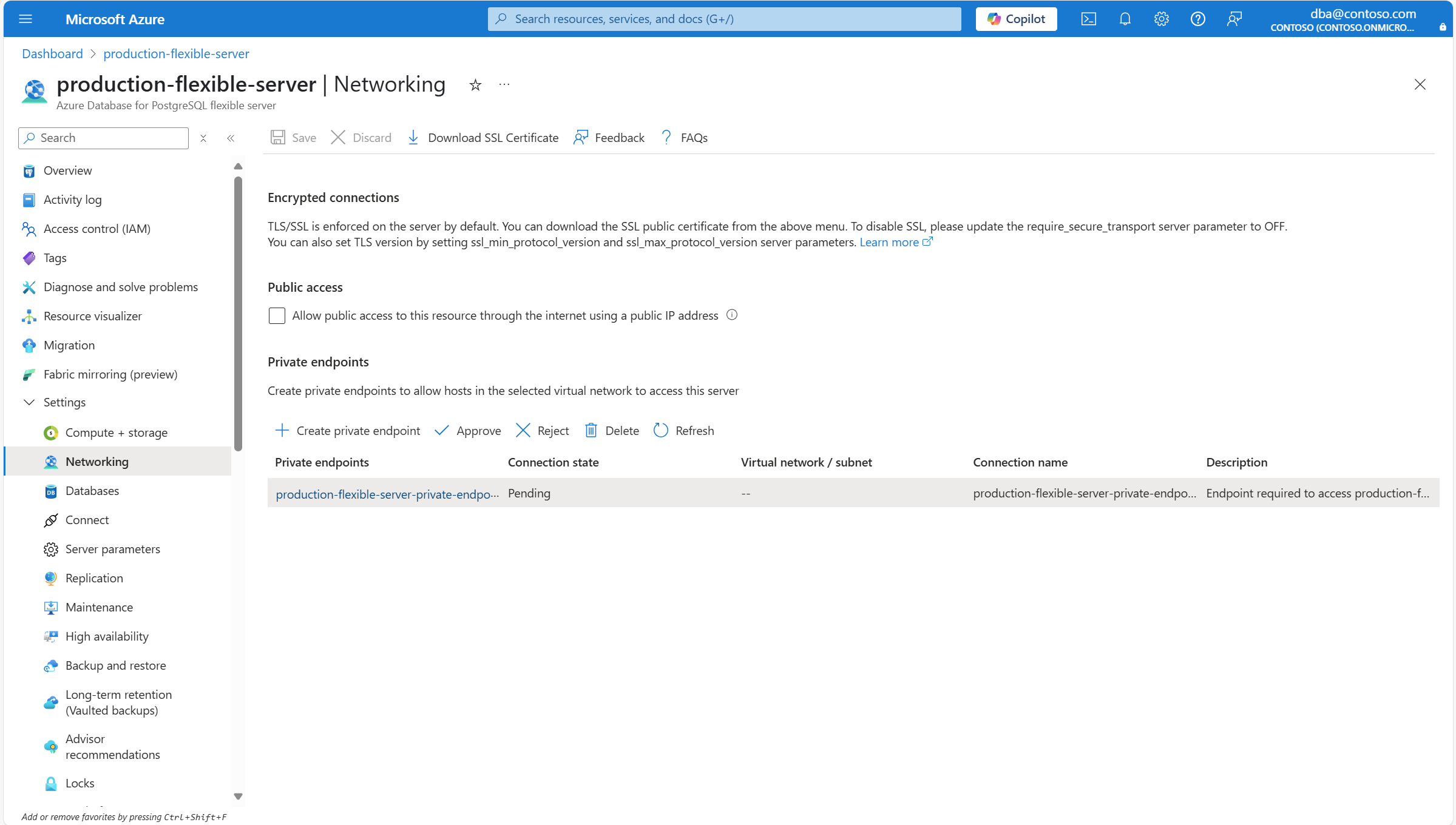 Capture d’écran montrant le bouton Approuver pour déclencher l’approbation d’une connexion de point de terminaison privé existante.