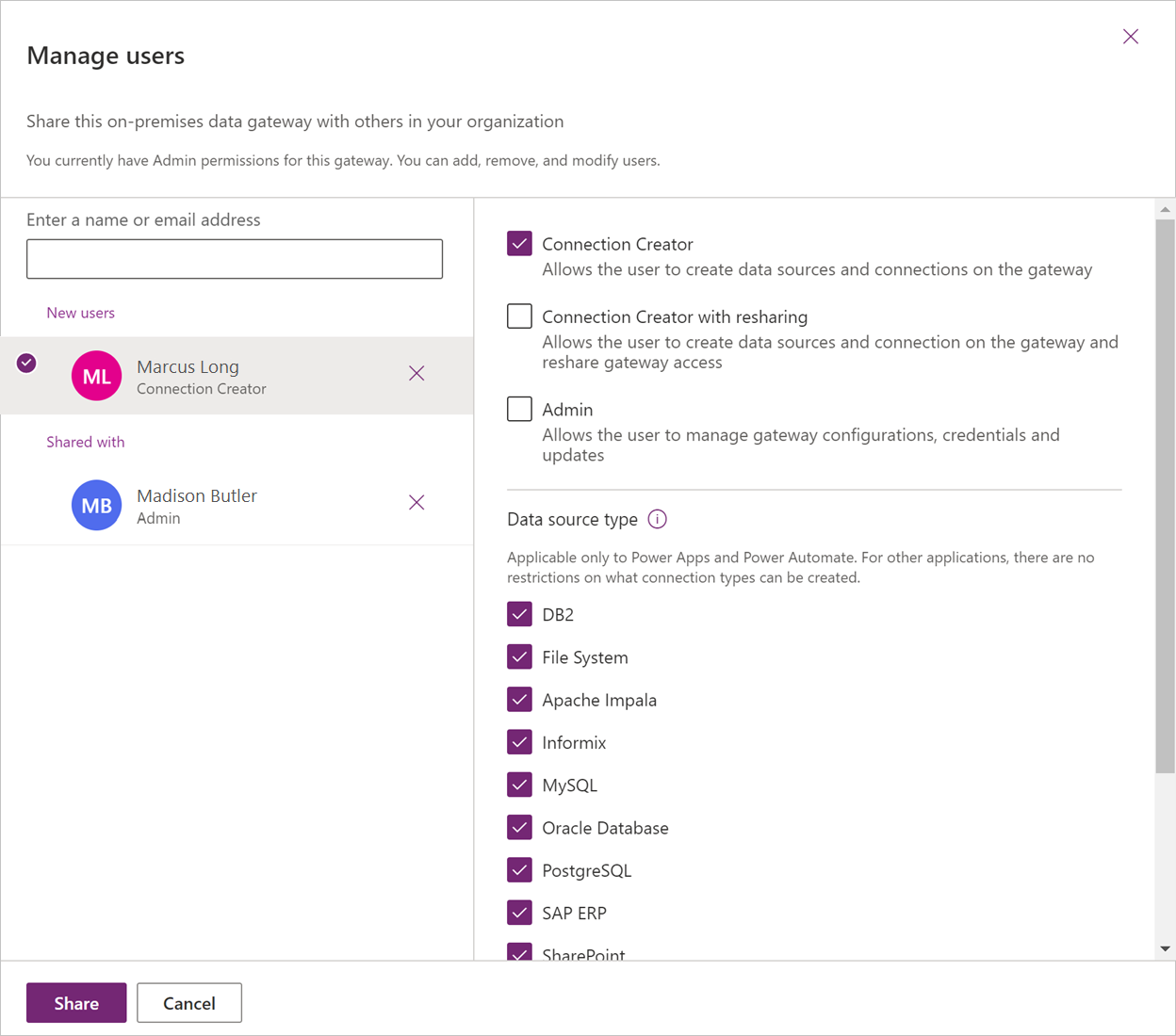 Image de la boîte de dialogue Gérer les utilisateurs, avec un nouvel utilisateur mis en évidence, le rôle Créateur de connexion sélectionné et plusieurs sources de données sélectionnées.