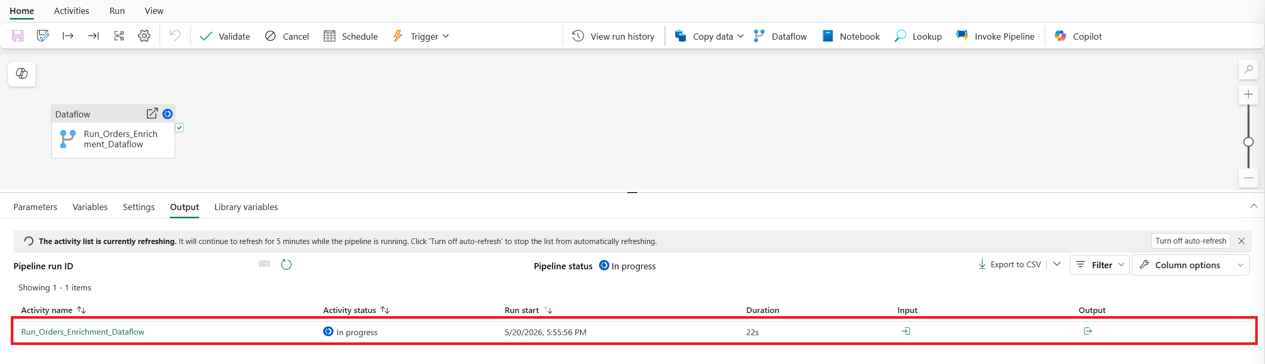 Capture d’écran du volet de sortie du pipeline montrant l’état d’exécution de l’activité dataflow.
