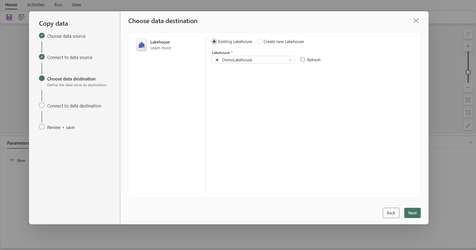 Capture d'écran indiquant où choisir la destination des données dans l'activité Copy.