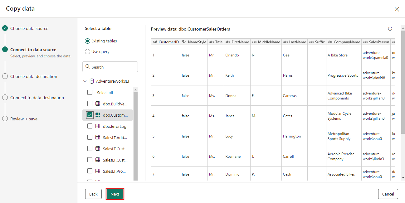 Capture d’écran montrant comment sélectionner parmi les tables disponibles.