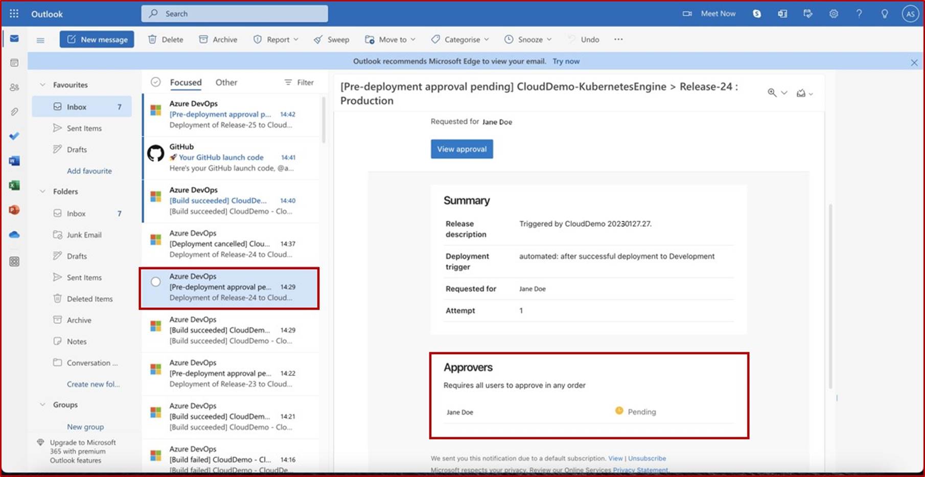 Email alerte dans Outlook montrant l’approbation avant le déploiement en attente.