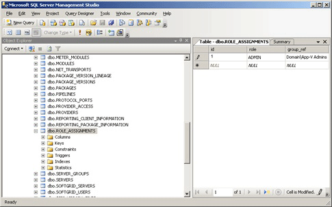 Capture d’écran de SQL Server Management Studio, explorateur d’objets montrant le dbo. ROLE_ASSIGNMENTS table et rôle ADMIN.