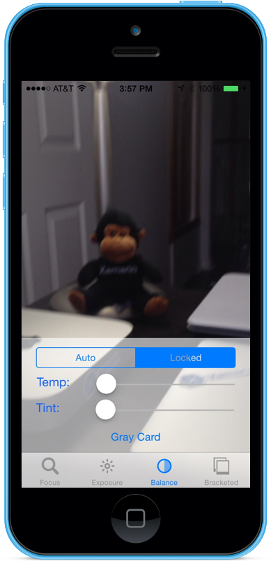 Faire glisser les curseurs Temp et Teinte pour ajuster manuellement l’équilibre blanc