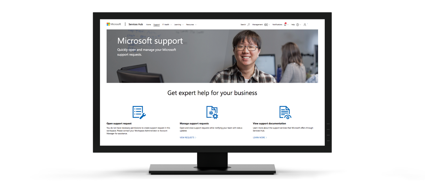 Photo d’un ordinateur avec le Microsoft Services Hub à l’écran.