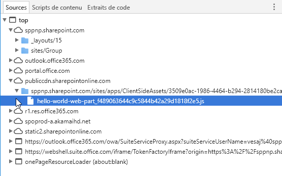Fichier groupé du composant WebPart HelloWorld provenant de l’URL du CDN public sous l’onglet Sources des outils de développement de Chrome