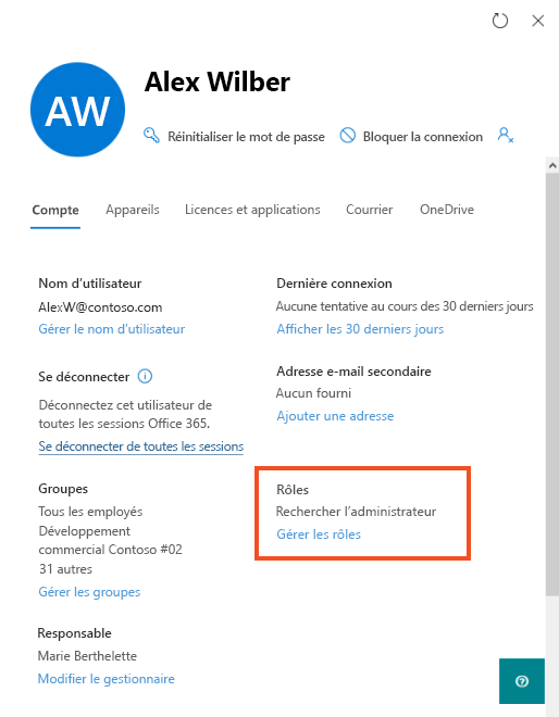 Image montrant le lien Gérer les rôles dans le volet d’informations de l’utilisateur.