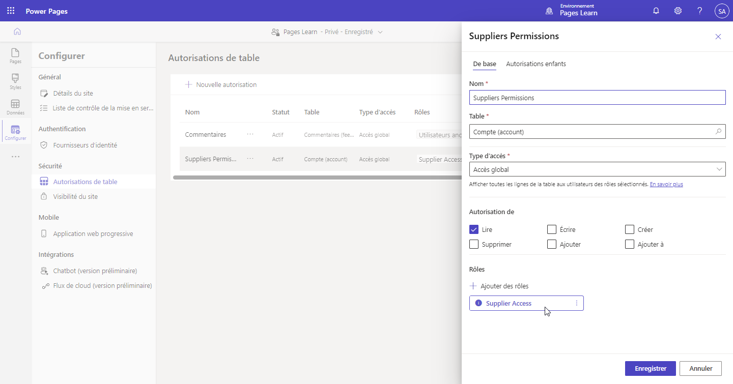 Capture d’écran de la ligne d’autorisation de table Autorisations fournisseur avec le volet Propriétés ouvert et le rôle Fournisseurs affiché comme étant associé à la ligne d’autorisation de table.